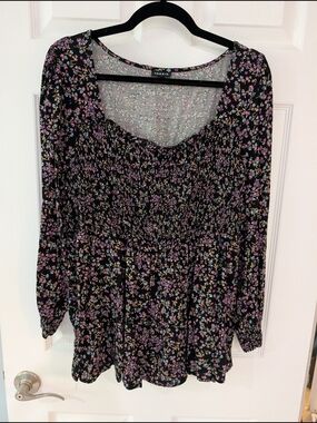 Torrid Ditsy Floral Babydoll Rayon Slub Smocked Tiered Top in Size 2 (18/20)